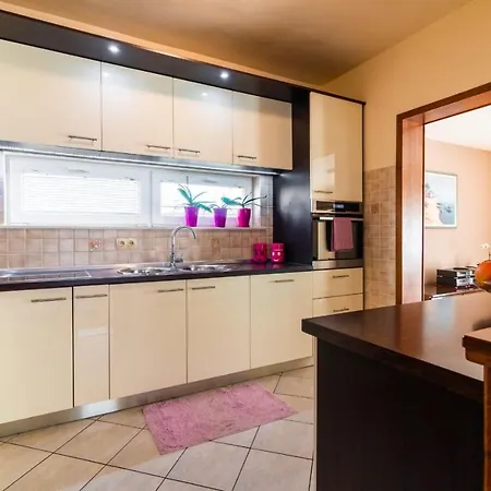 Escape Apartment Kastela
