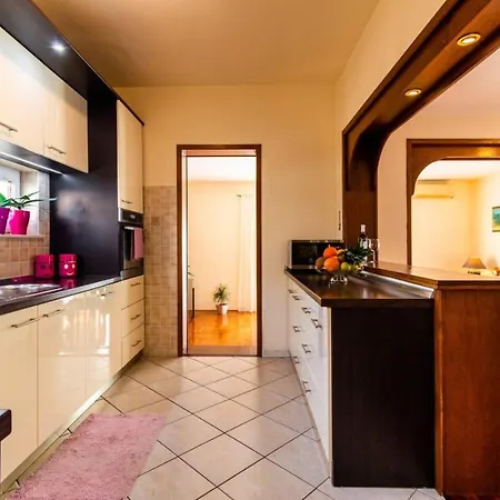 Escape Apartment