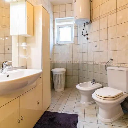 Escape Apartment *